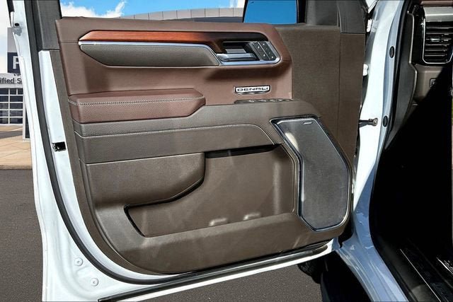 Used 2025 GMC Sierra 1500 Denali AWD/4WD image 18