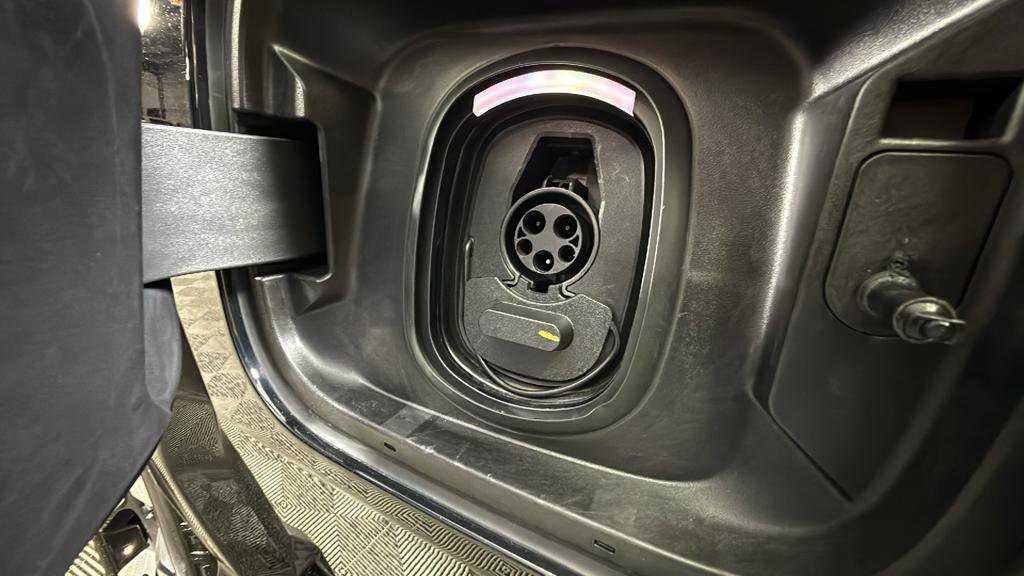 Certified 2024 Chevrolet Silverado EV RST image 40