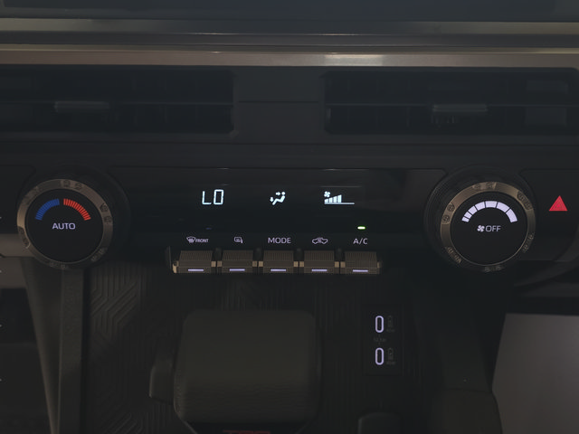 Used 2025 Toyota Tacoma TRD Sport AWD/4WD image 20