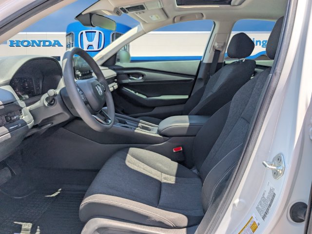 Used 2025 Honda Accord SE image 17