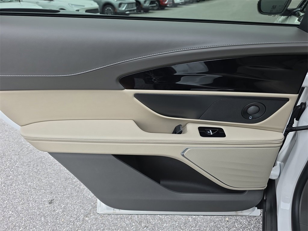 Used 2025 Lincoln Nautilus Premier w/ Equipment Group 102A image 20