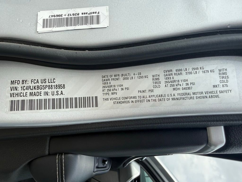 Used 2023 Jeep Grand Cherokee L Limited w/ Luxury Tech Group II AWD/4WD image 32