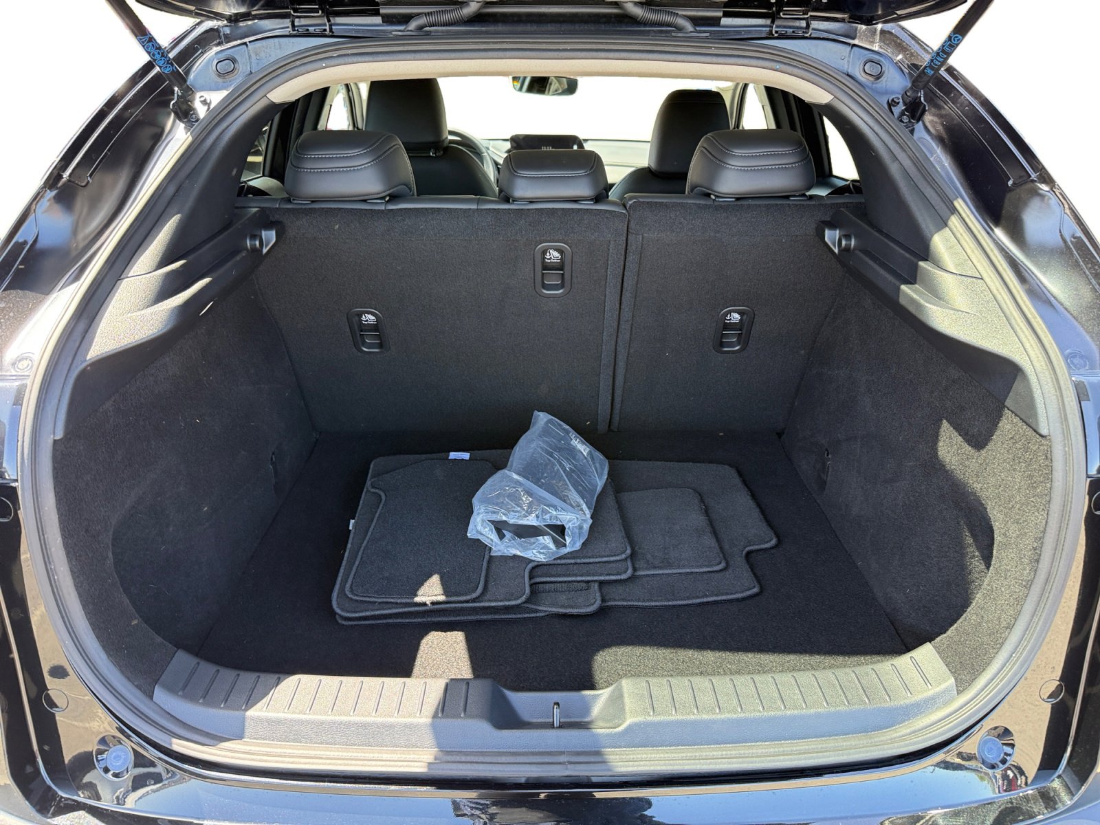 Used 2025 MAZDA CX-30 AWD 2.5 S w/ Select Sport Pkg image 17