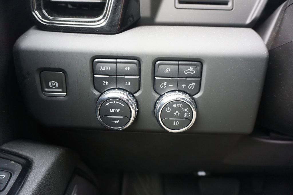 Used 2023 GMC Sierra 1500 AT4 w/ AT4 Premium Package image 5