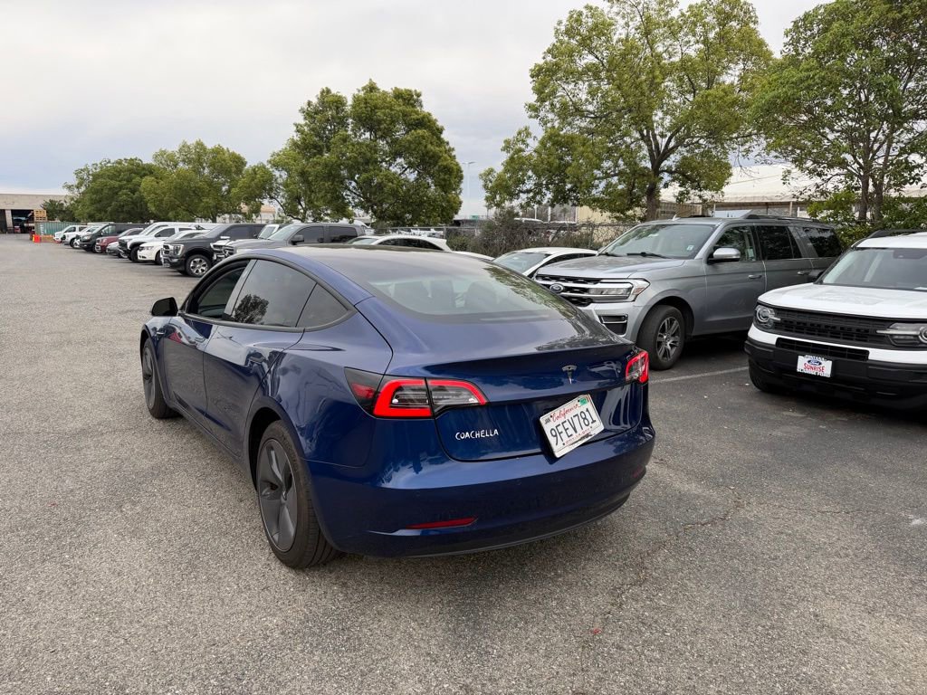 Used 2020 Tesla Model 3 Standard Range image 4