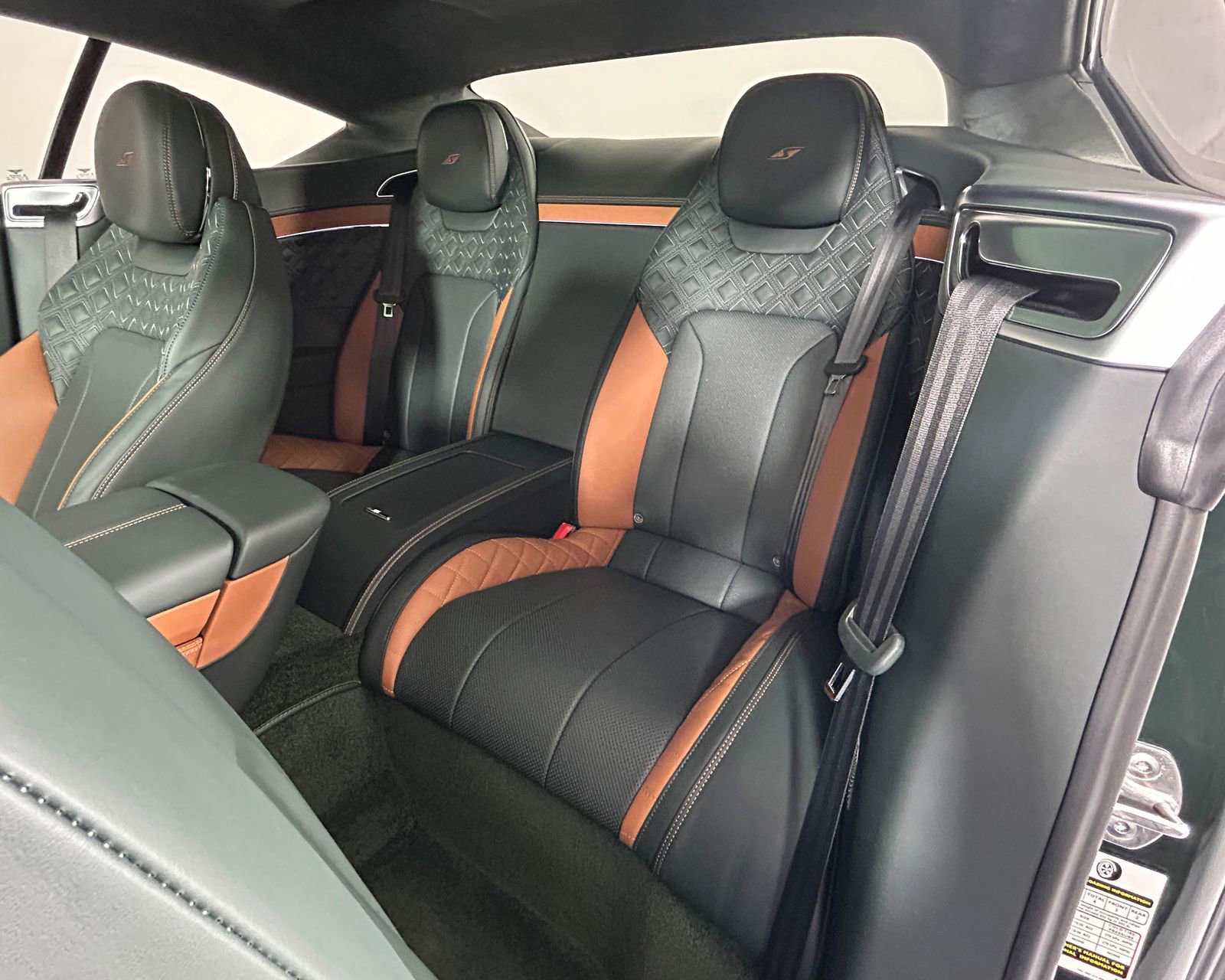 Used 2024 Bentley Continental GT V8 image 33