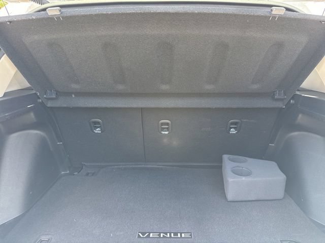 Used 2024 Hyundai Venue SE FWD image 32