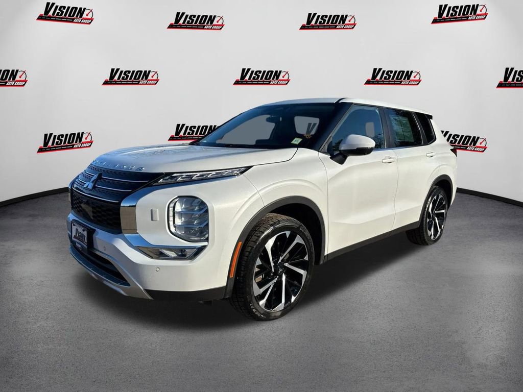 Used 2023 Mitsubishi Outlander SE