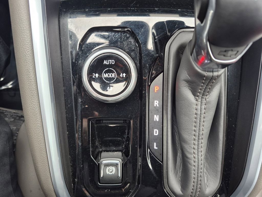 Used 2024 Chevrolet Colorado ZR2 w/ Technology Package AWD/4WD image 19