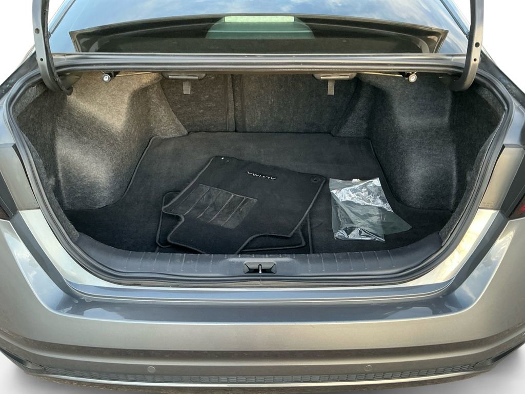 Used 2024 Nissan Altima 2.5 SV image 22