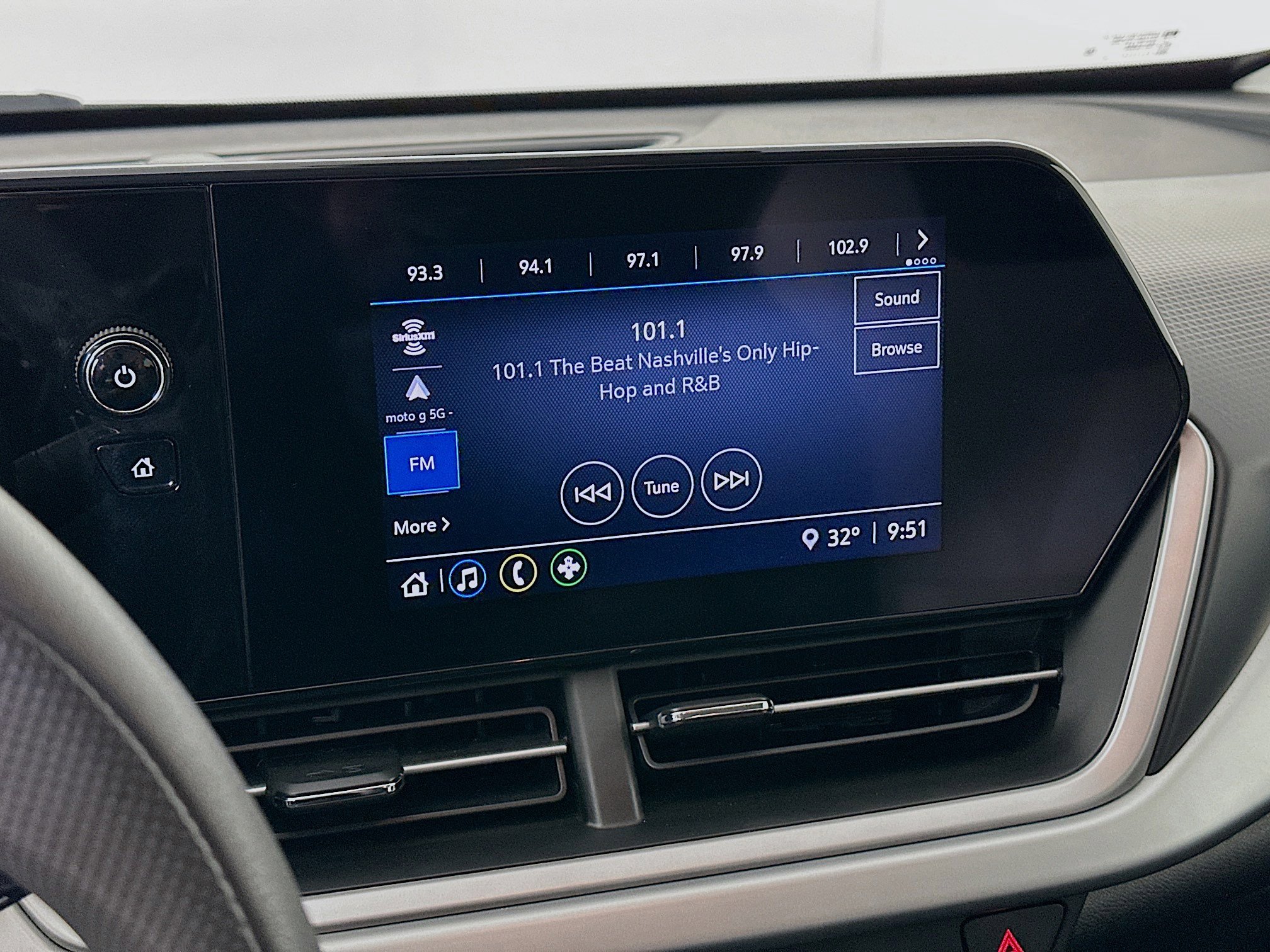 Used 2025 Chevrolet Trax LS image 19