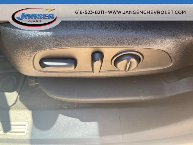 Used 2019 Chevrolet Equinox LT w/ Driver Convenience Package FWD image 15