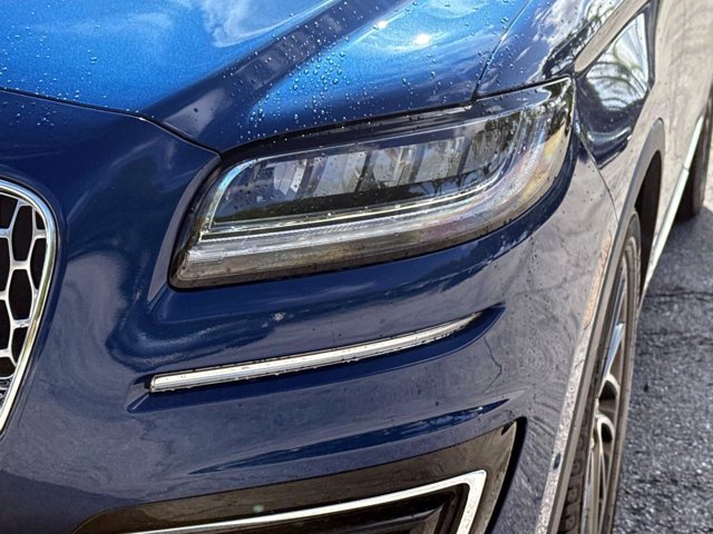 Used 2020 Lincoln Nautilus Reserve FWD image 11