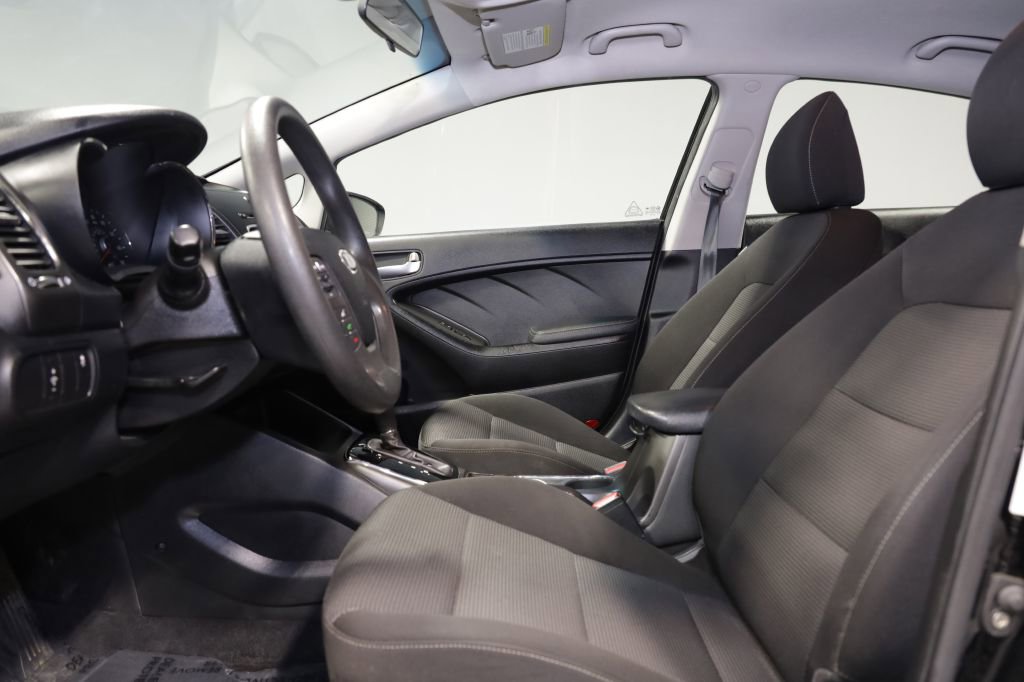 Used 2018 Kia Forte LX w/ LX Rear Camera Package image 12
