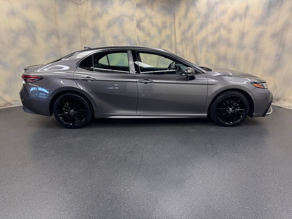 Used 2024 Toyota Camry XSE FWD image 9