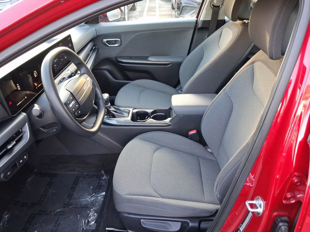 Used 2025 Kia K4 LXS image 14