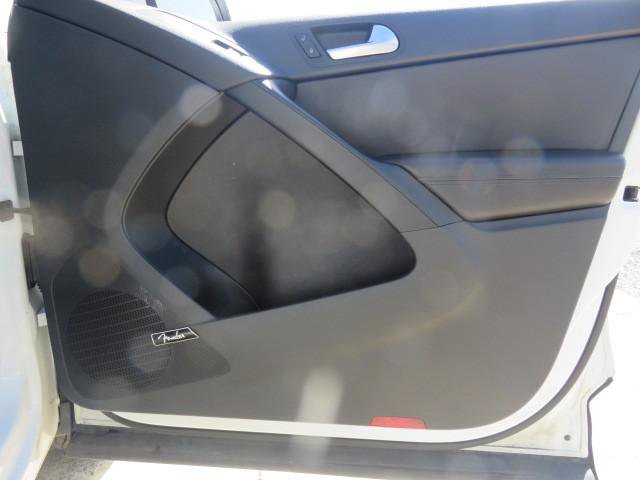 Used 2017 Volkswagen Tiguan SEL AWD/4WD image 20