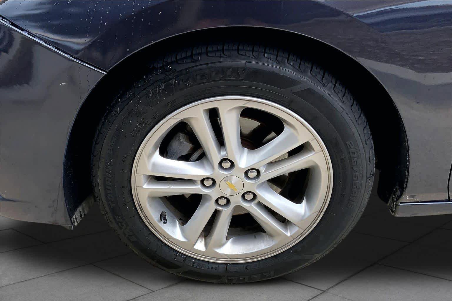 Used 2016 Chevrolet Cruze LT FWD image 11