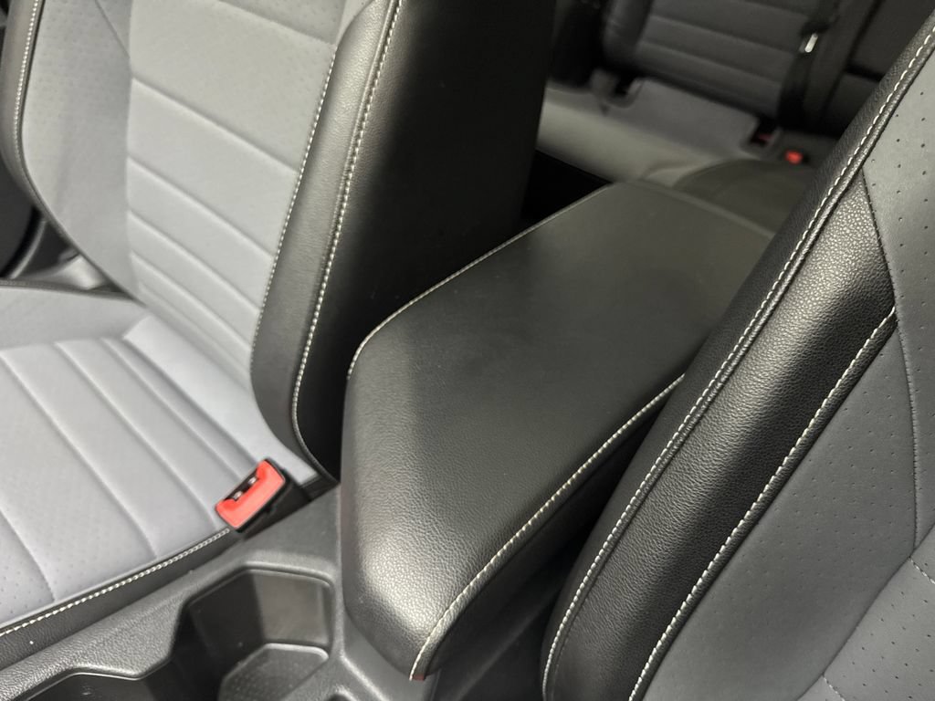 Used 2025 Volkswagen Jetta SE FWD image 67