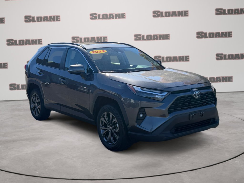 Used 2022 Toyota RAV4 XLE Premium AWD/4WD image 7