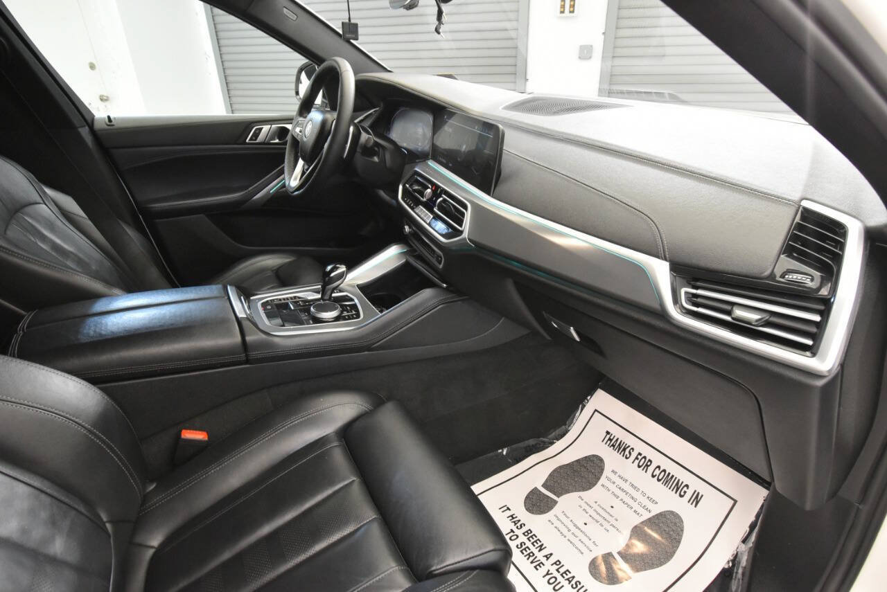 Used 2022 BMW X6 xDrive40i w/ Premium Package AWD/4WD image 16