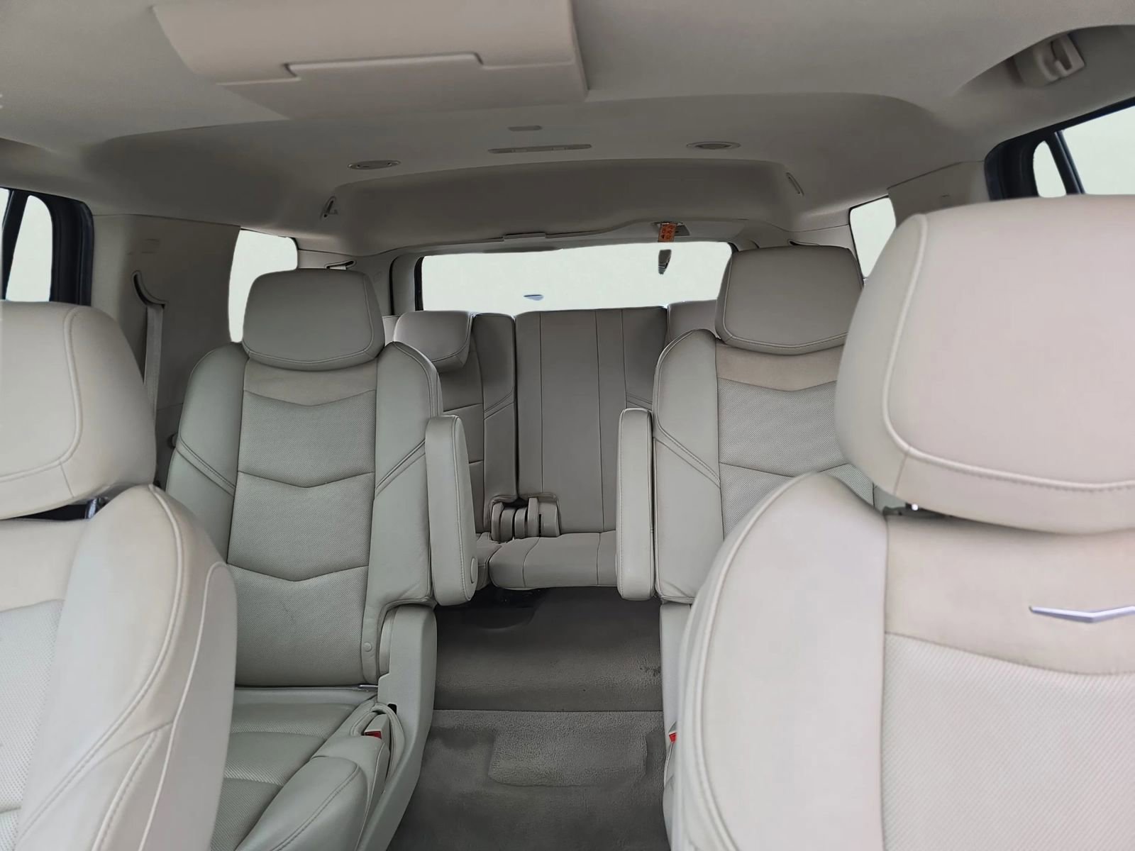 Used 2020 Cadillac Escalade Luxury AWD/4WD image 20