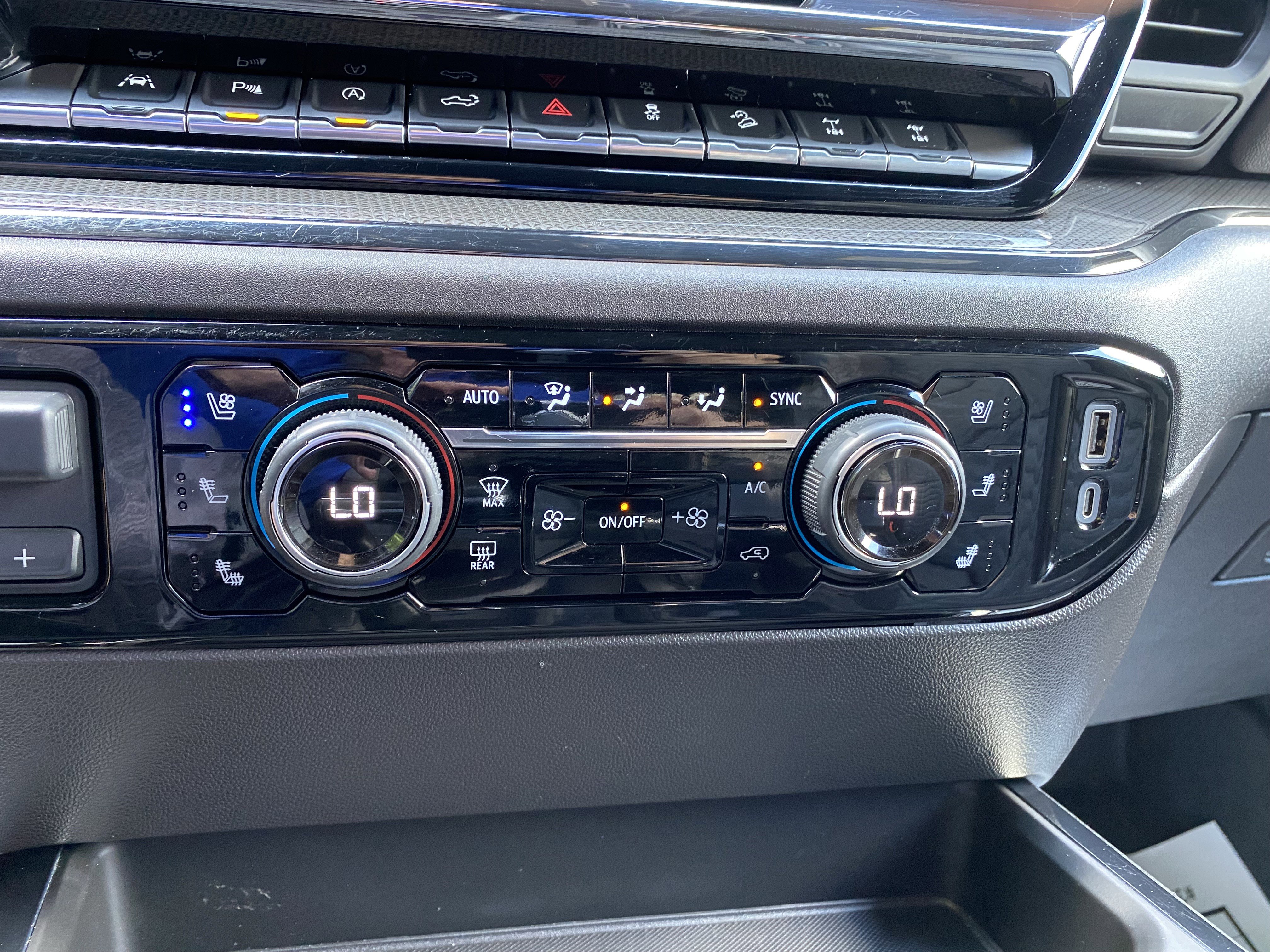 Used 2024 Chevrolet Silverado 1500 ZR2 AWD/4WD image 30