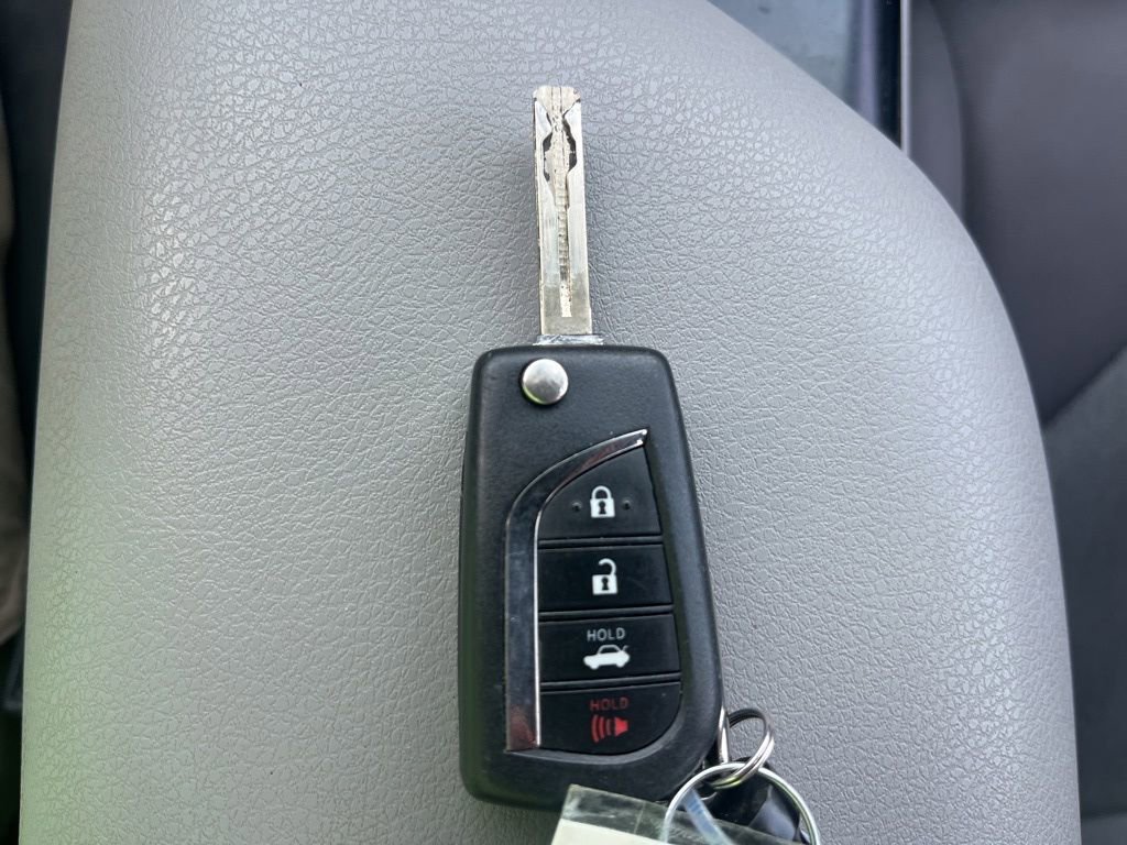 Used 2020 Toyota Camry L FWD image 20
