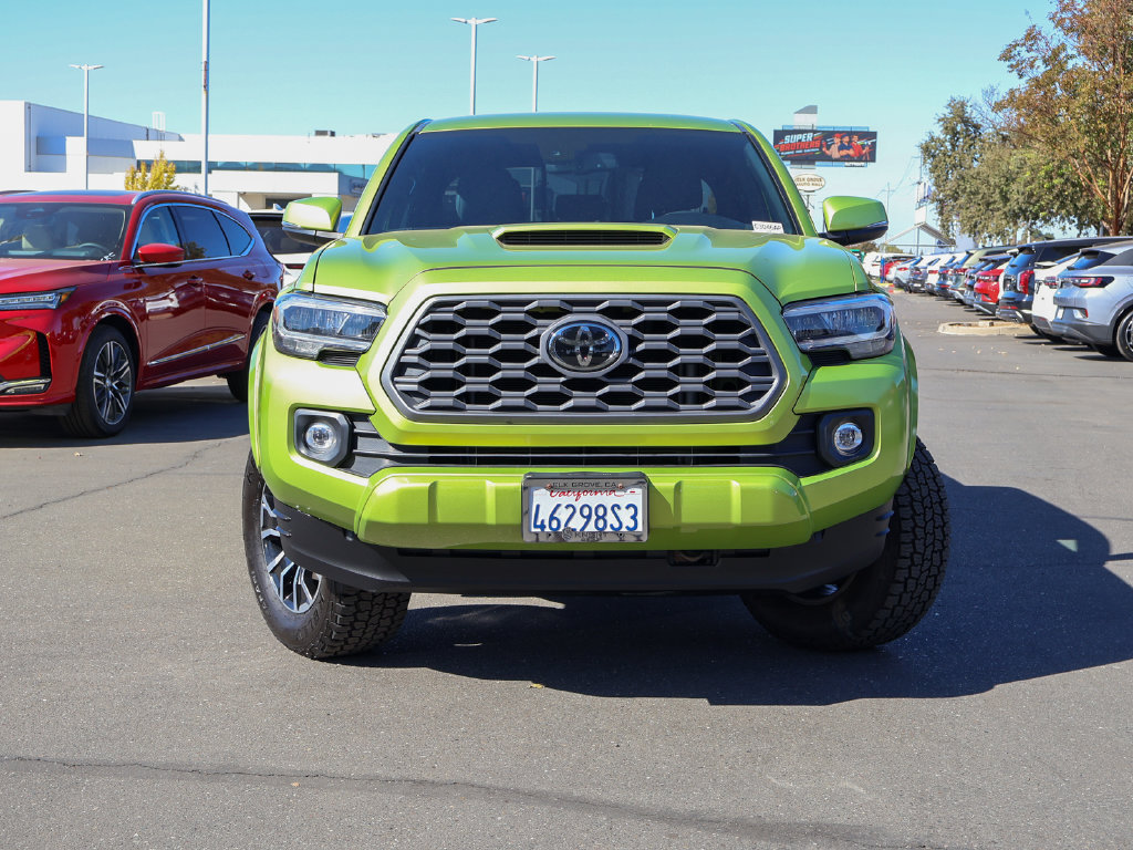 Used 2023 Toyota Tacoma TRD Sport AWD/4WD image 2