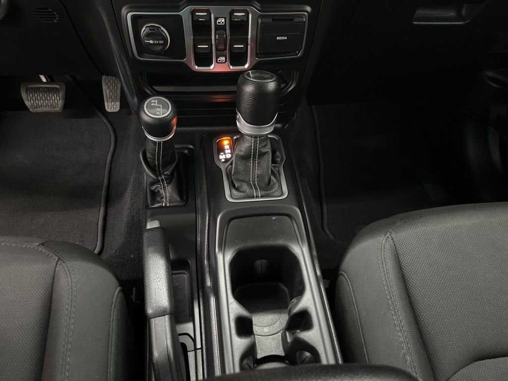 Used 2020 Jeep Wrangler Unlimited Sahara image 31