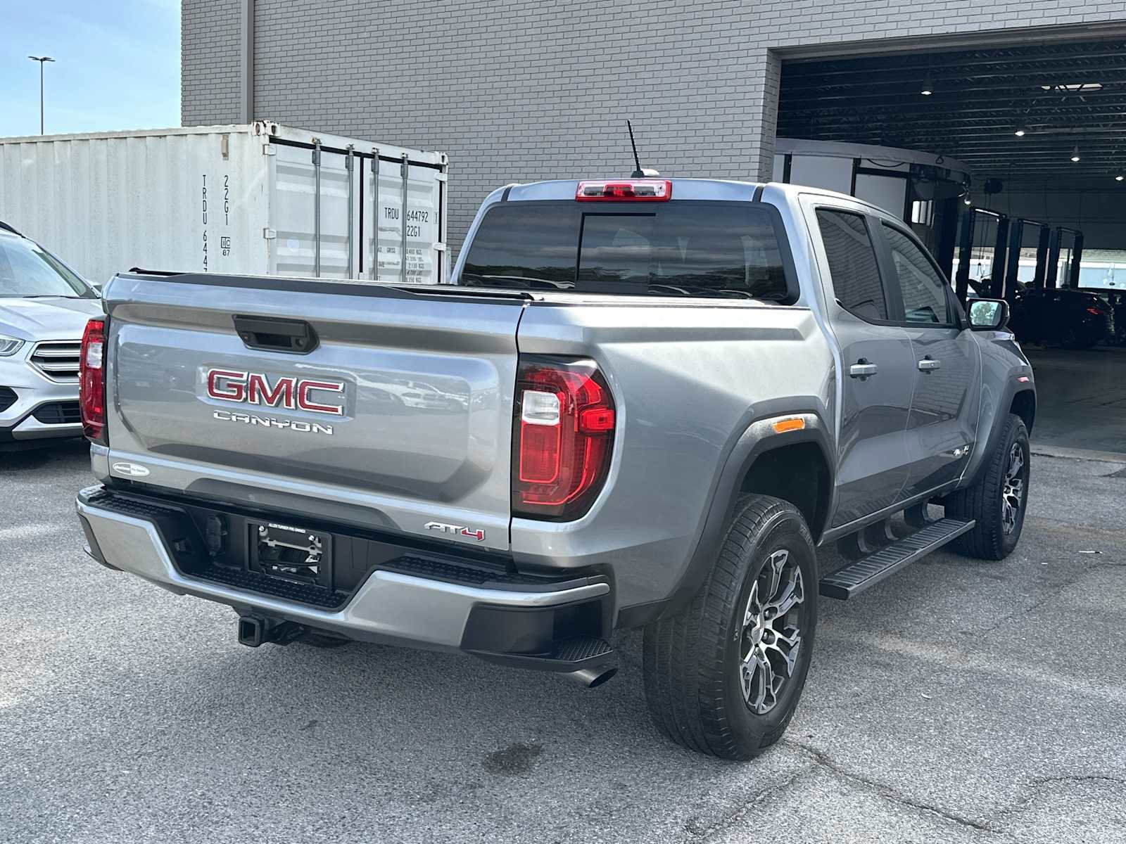 Used 2024 GMC Canyon AT4 image 9