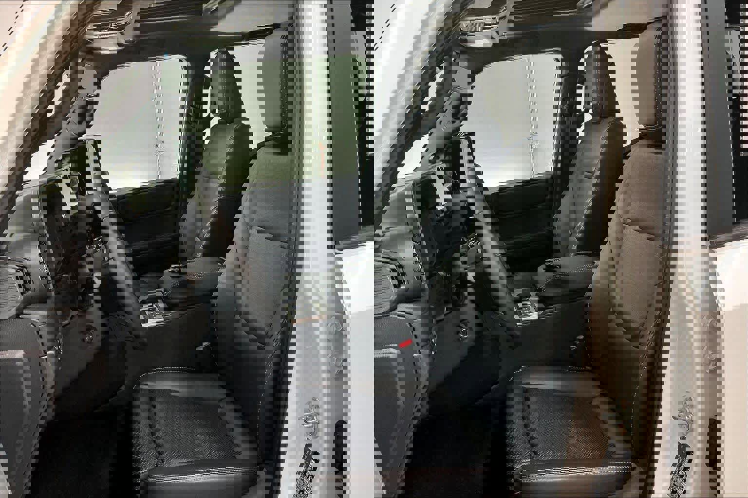 Used 2025 Toyota Land Cruiser image 27