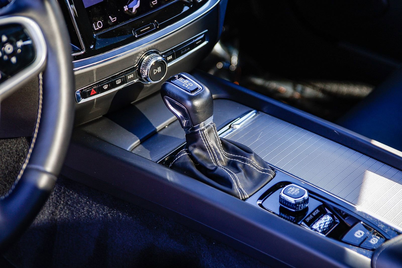 Used 2021 Volvo V60 T6 R-Design w/ Advanced Package image 21