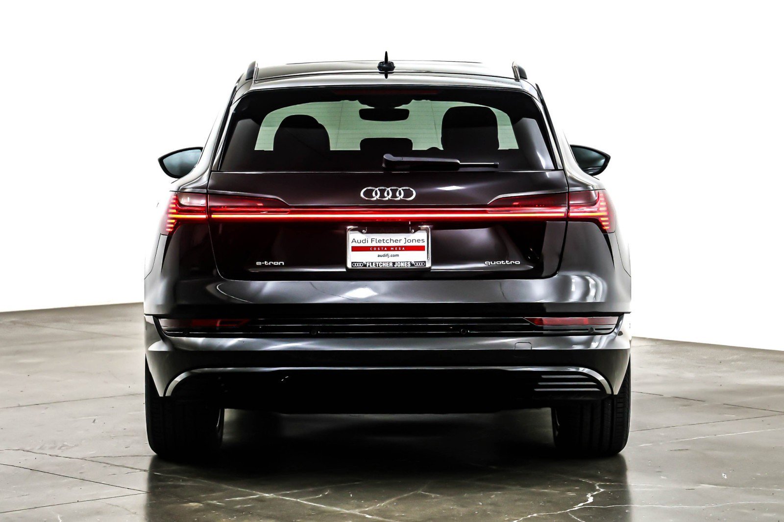Used 2022 Audi e-tron Premium w/ Convenience Plus Package image 4