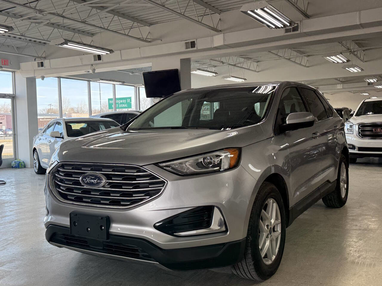 Used 2022 Ford Edge SEL image 3