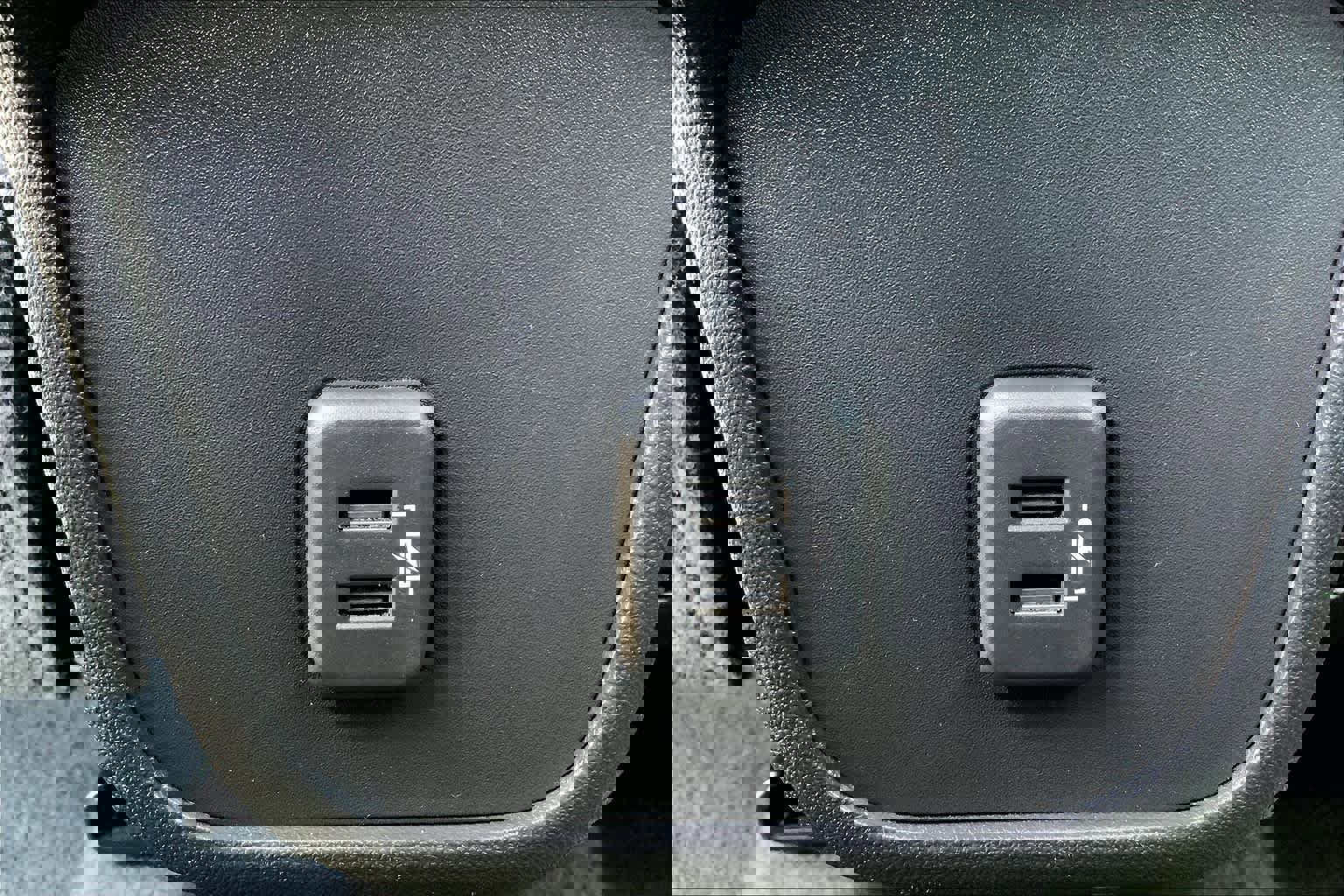 Used 2024 GMC Terrain AT4 image 34