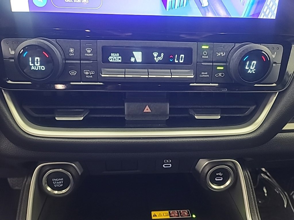 Used 2025 Toyota Grand Highlander AWD image 39