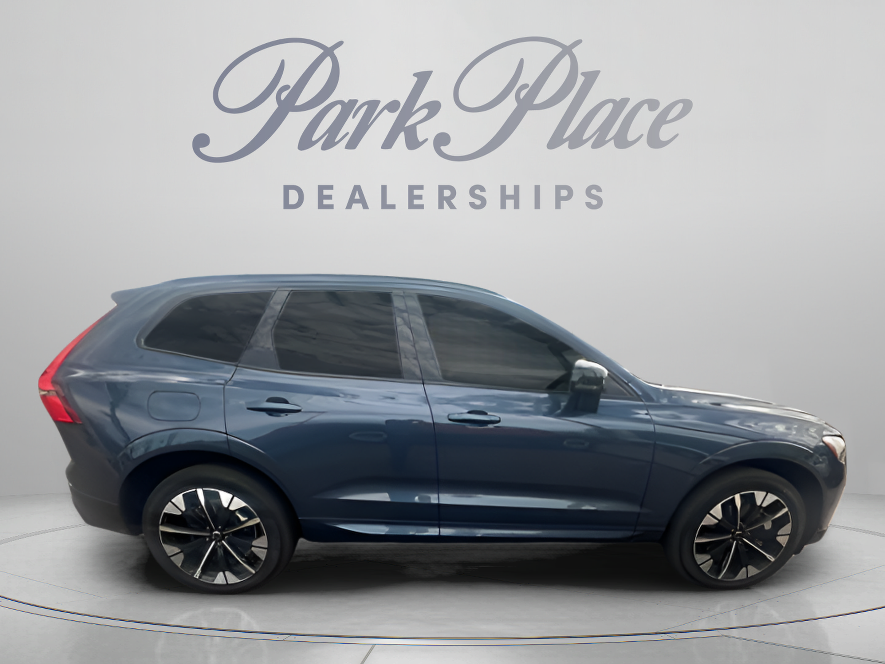 Used 2026 Volvo XC60 T8 Plus w/ Protection Package Premier AWD/4WD image 3