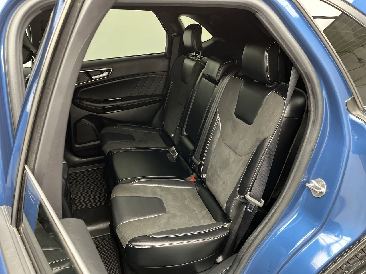 Used 2019 Ford Edge ST w/ Convenience Package AWD/4WD image 12