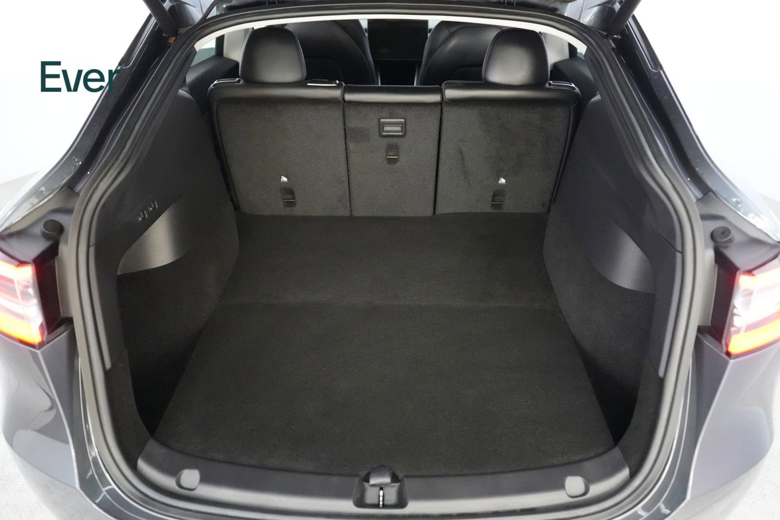 Used 2021 Tesla Model Y Long Range image 8