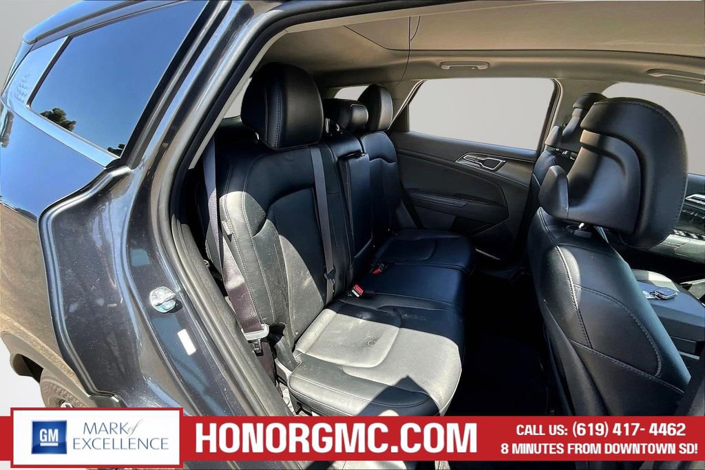 Used 2025 Kia Sportage EX w/ Premium Package image 23