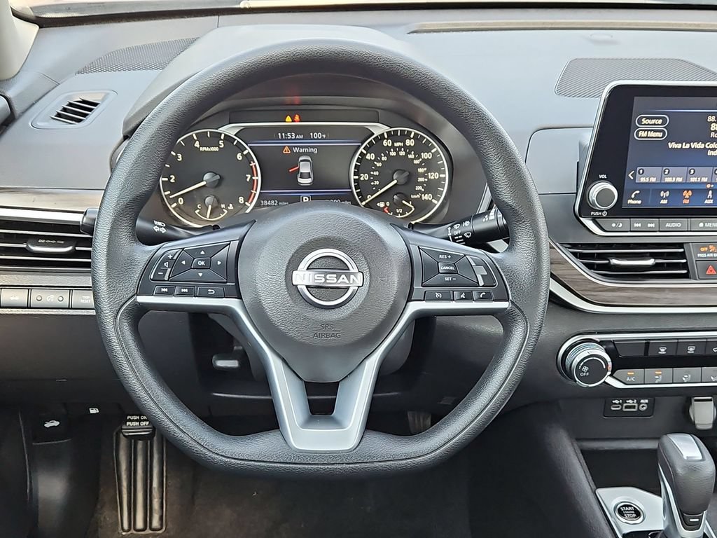 Used 2025 Nissan Altima 2.5 SV FWD image 23