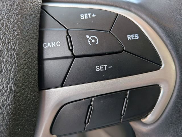 Used 2018 Jeep Cherokee Overland image 19