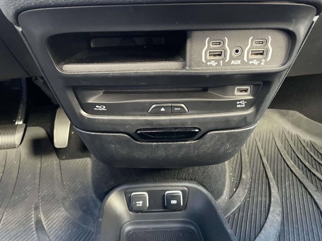 Used 2021 Chrysler Pacifica Touring-L w/ Uconnect Theater Family Group image 44