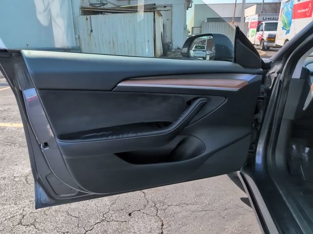 Used 2023 Tesla Model 3 Standard Range image 16
