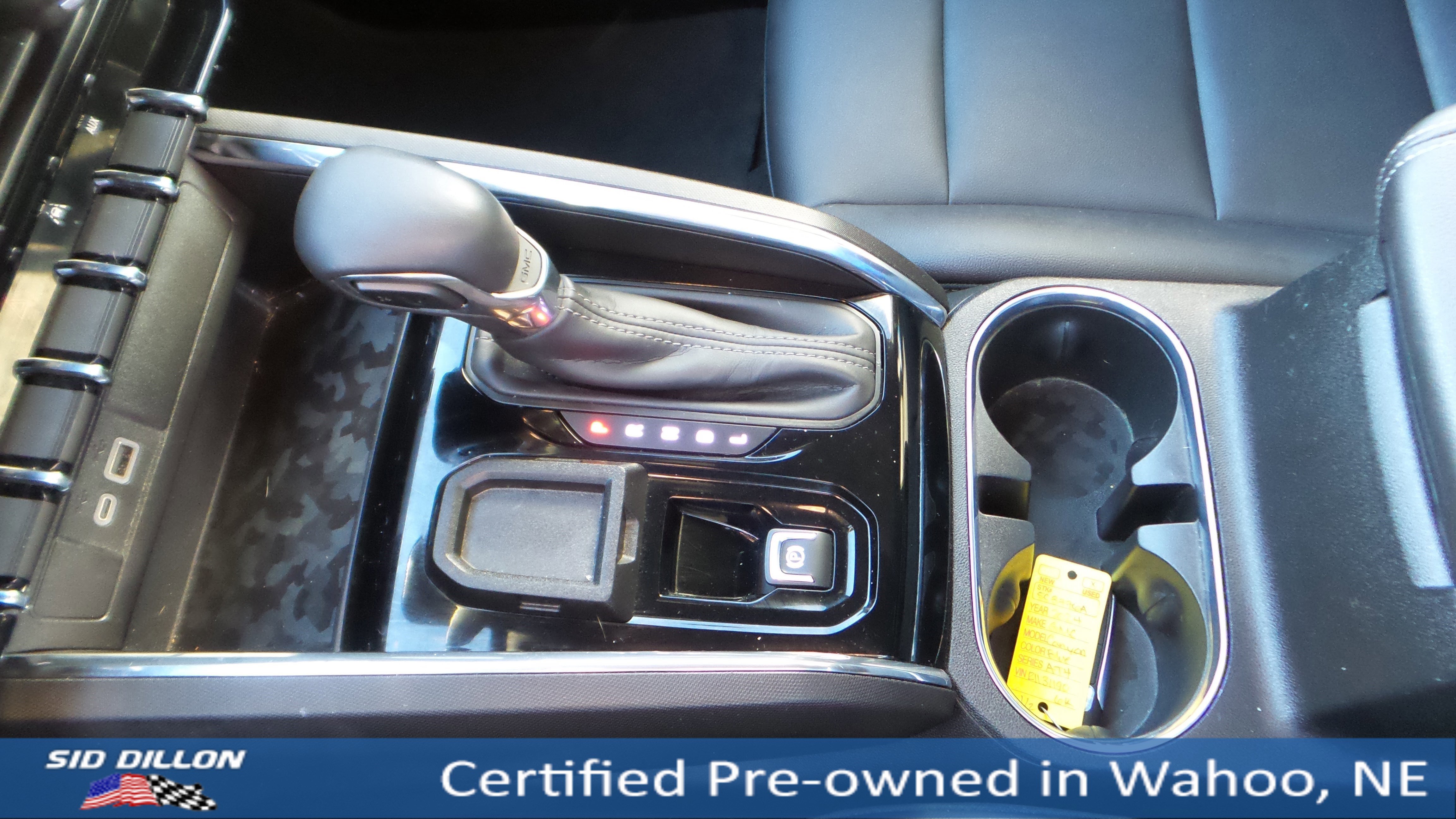 Used 2024 GMC Canyon Elevation w/ Elevation Premium Package image 17