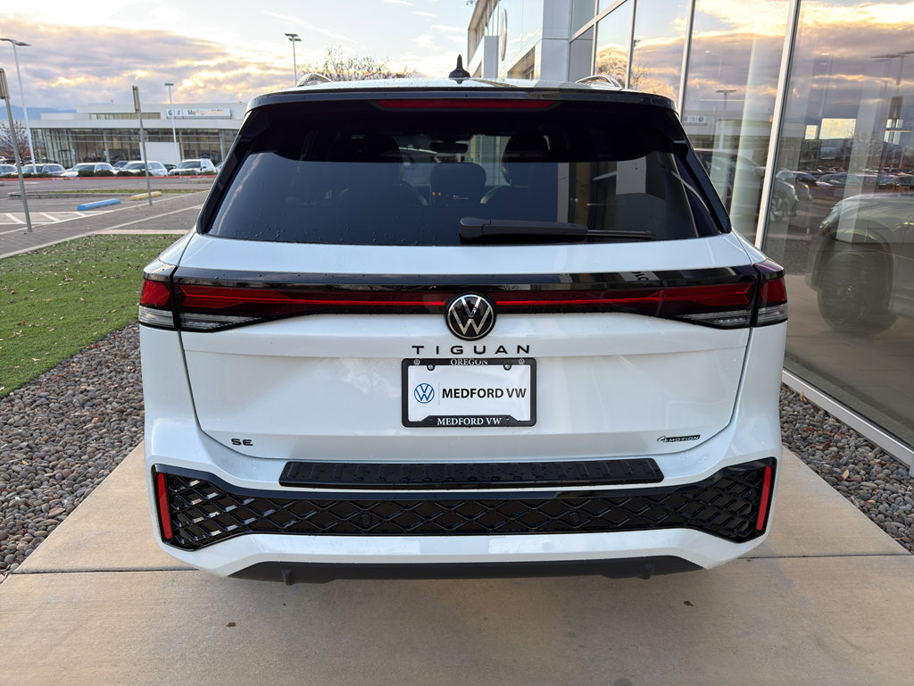 New 2026 Volkswagen Tiguan SE R-Line image 6