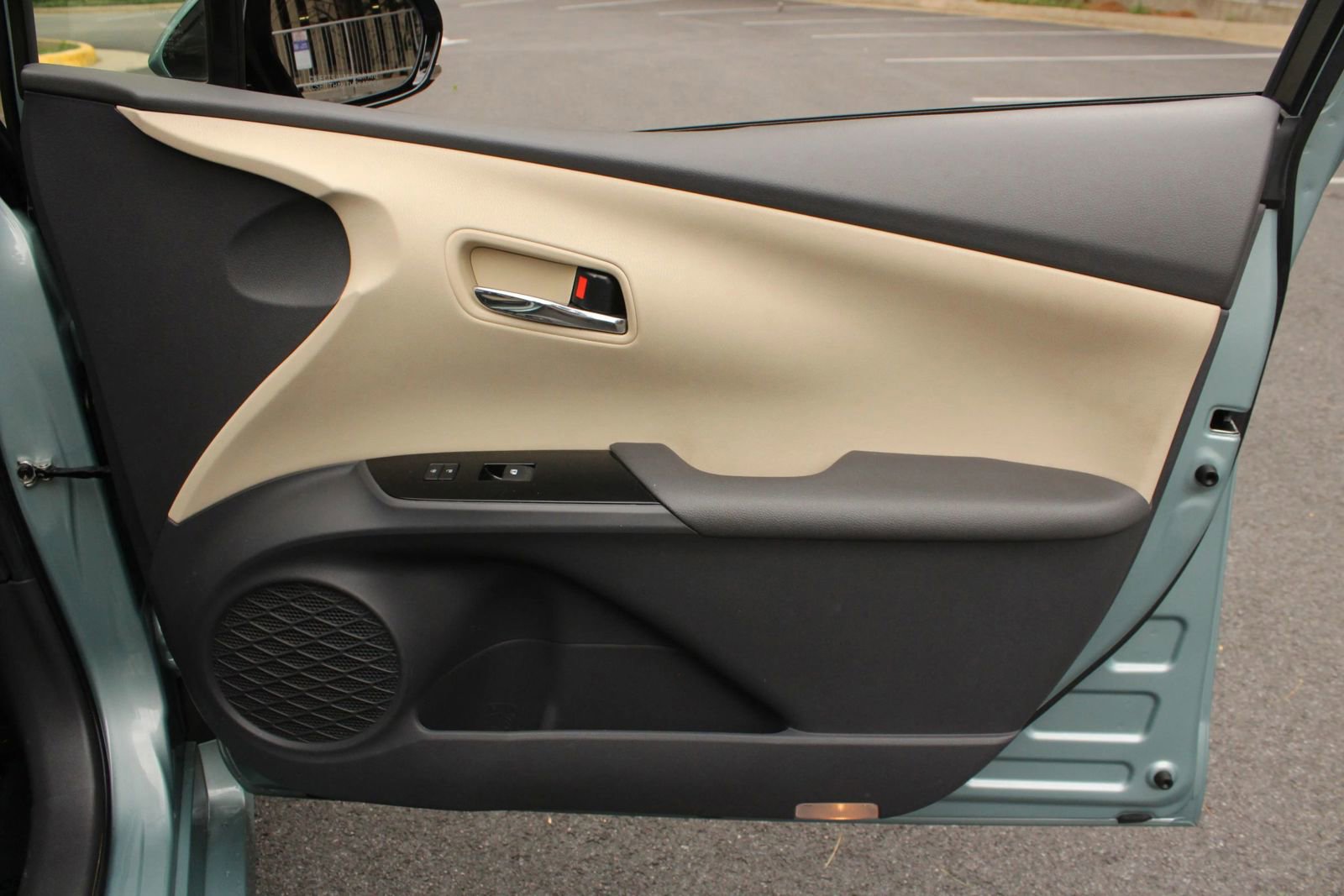Used 2017 Toyota Prius Three FWD image 27