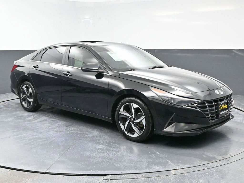 Used 2022 Hyundai Elantra Limited image 3