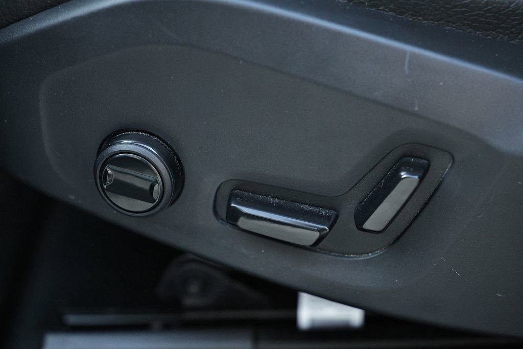 Used 2024 Volvo XC60 B5 Plus image 12